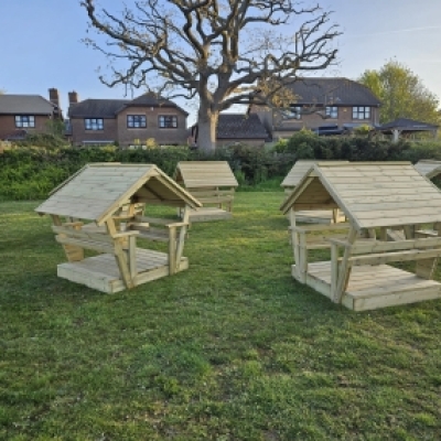 Play Cabin with Table